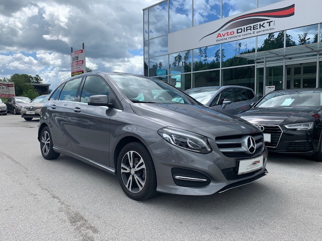 Mercedes-Benz B-Razred B 180 d Exclusive AMG Line notranjost